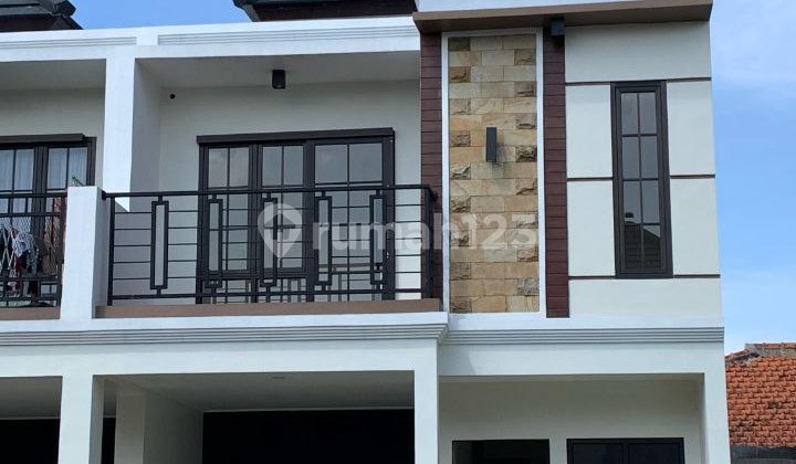 Rumah Dijual 10 Menit Ke Pintu Tol & Lrt Harjamukti Rumah Dijual 10 Menit Ke Pintu Tol & Lrt Harjamukti