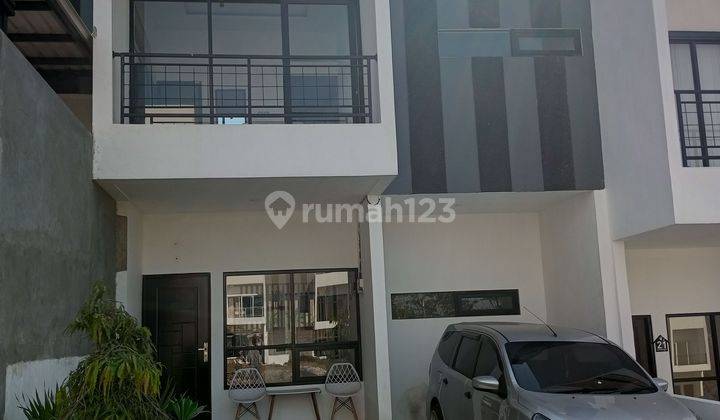 Rumah 2 lantai di bandung 1