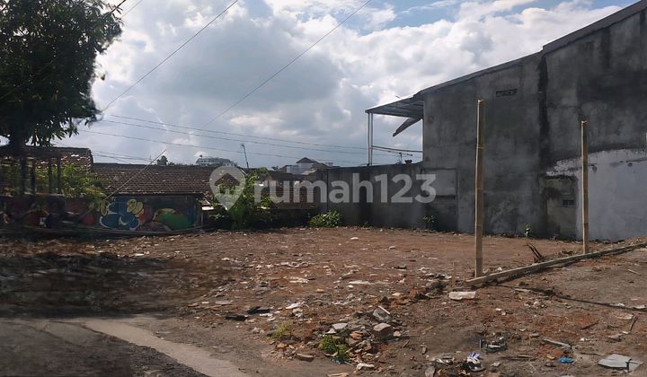 For Sale: Prime Land in the City Center Near Tentrem Hotel Yogya, Cokrodiningratan, Jetis, Yogyakarta City, Special Region of Yogyakarta, Indonesia, 245.0 m² with SHM (Certificate of Ownership). For Sale: Prime Land in the City Center Near Tentrem Hotel Yogya, Cokrodiningratan, Jetis, Yogyakarta City, Special Region of Yogyakarta, Indonesia, 245.0 m² with SHM (Certificate of Ownership).