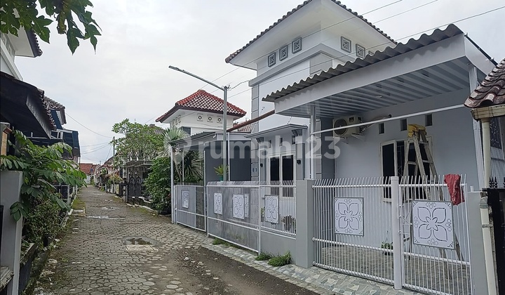 For Sale Cheap Comfortable House Near City Center Location Condong Catur Sleman Jogjakarta 2