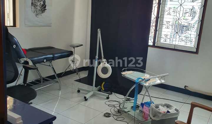 Warehouse on Moch Toha, Bandung, 432 m, Good SHM. Warehouse on Moch Toha, Bandung, 432 m, Good SHM.