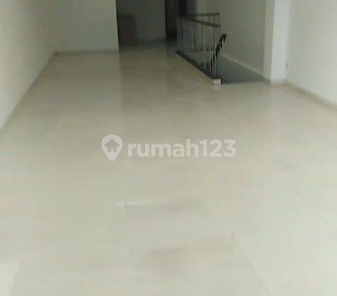 Rumah 2 Lantai Bagus SHM di Sarijadi, Bandung 2