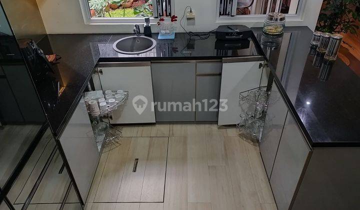 Rumah 2 Lantai Bagus Semi Furnished SHM di Antapani, Bandung 2