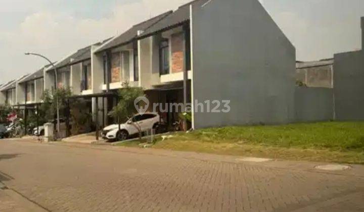 Rumah 2 Lantai Bagus Semi Furnished SHM di Kota Baru Parahyangan 2