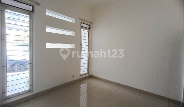 Rumah 2 Lantai Sudah Renovasi SHM di Antapani, Bandung 2