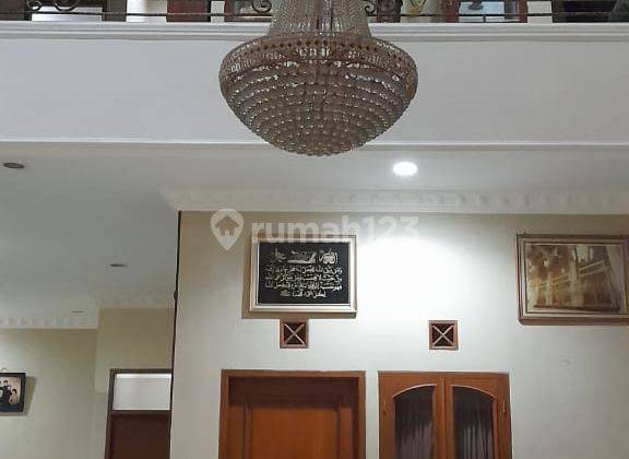 Rumah 2 Lantai Bagus Furnished SHM di Margacinta, Bandung 2