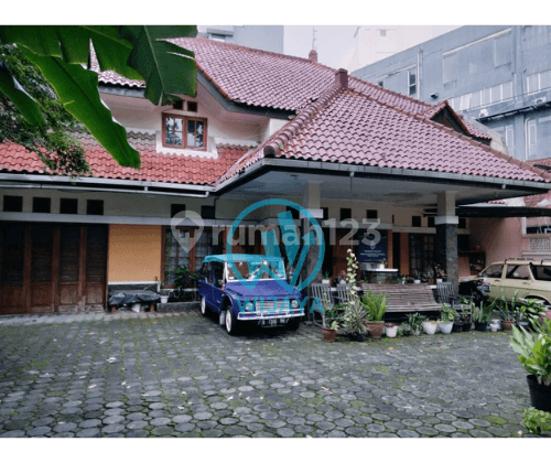 Rumah di Sayap Dago Bandung, Bandung 2