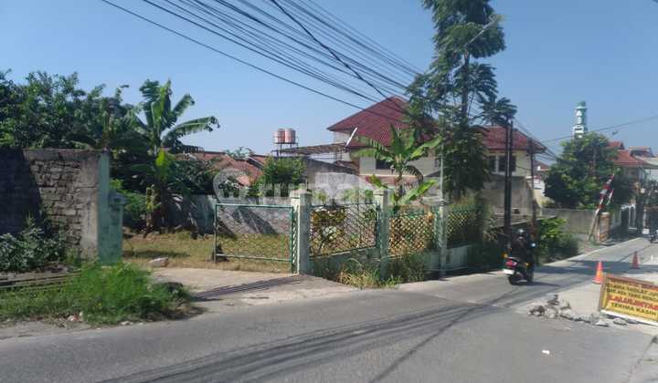 Land and 4 Residential Buildings in Ciwaruga, West Bandung Land and 4 Residential Buildings in Ciwaruga, West Bandung