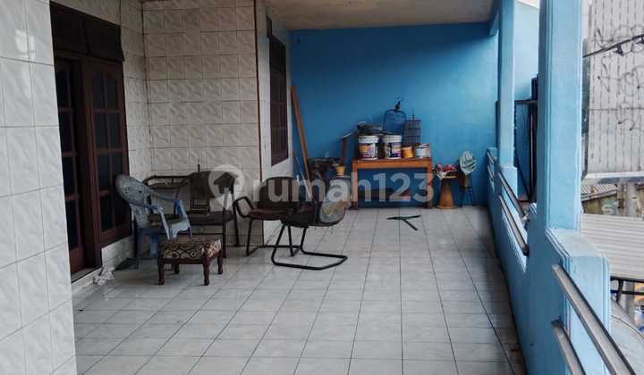 Rumah hook 2 lantai dengan 3 toko dibawahnya, sangat strategis di area bisnis, Duren Sawit Jakarta Timur Rumah hook 2 lantai dengan 3 toko dibawahnya, sangat strategis di area bisnis, Duren Sawit Jakarta Timur