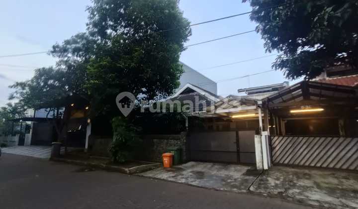 Ready-to-Occupy House, 300M2 Area, Lebak Lestari Indah Housing, Cash Only, Strategic Location