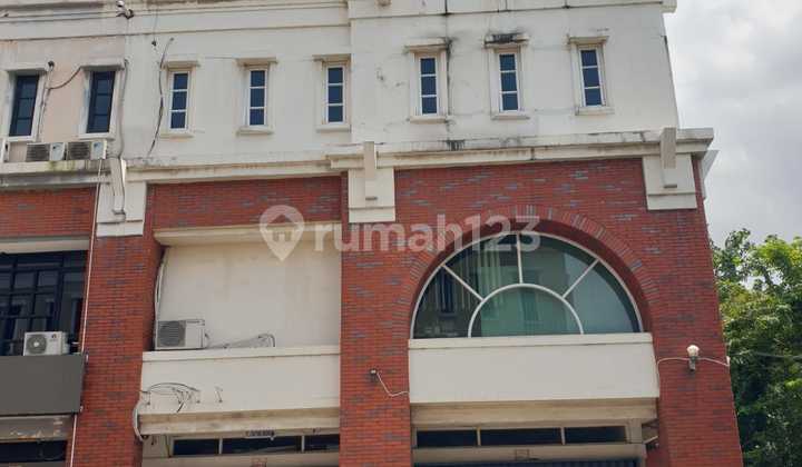 3-Story Shop House Ready to Occupancy, Area 131M, Pluit Sakti Main Road, North Jakarta, Cash Only