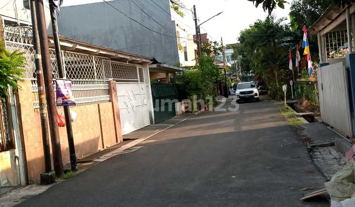 Rumah Mewah 2Lt Luas 300M di Perumahan Taman Aries, Meruya Jakbar Cash Only 2