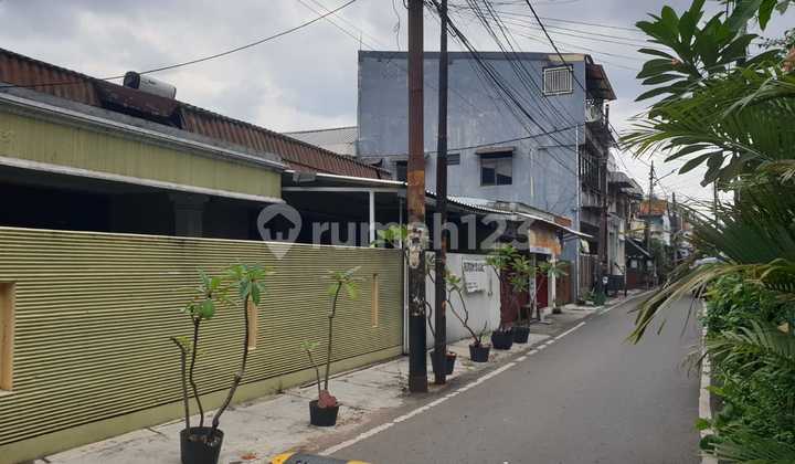 Cash Only, Minimalist House Area 282M, in Cempaka Putih, Strategic Location 2