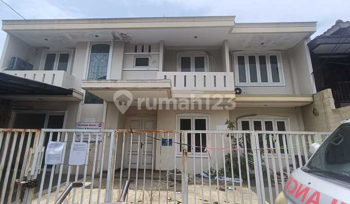 Old House 2 Floors, Area 249M, Taman Bukit Kemang Housing, Cash Only