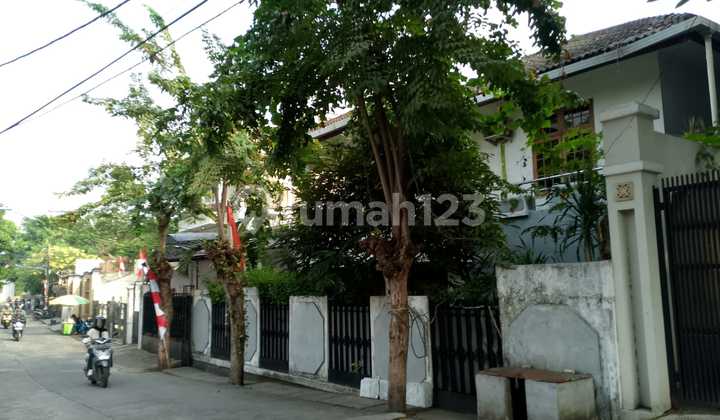 Rumah 2 Lt Luas 344M di Jalan Sukabumi Kebon Jeruk, Cash Only 2