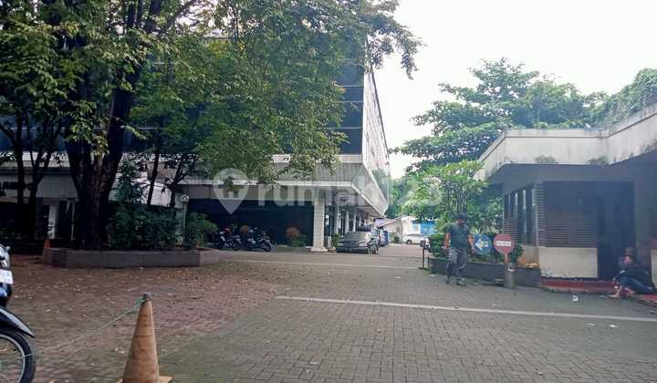 Gedung Perkantoran 3 Lt Jalan Ampera Raya Lokasi Strategis dan Ramai Dekat Tol Simatupang Gedung Perkantoran 3 Lt Jalan Ampera Raya Lokasi Strategis dan Ramai Dekat Tol Simatupang