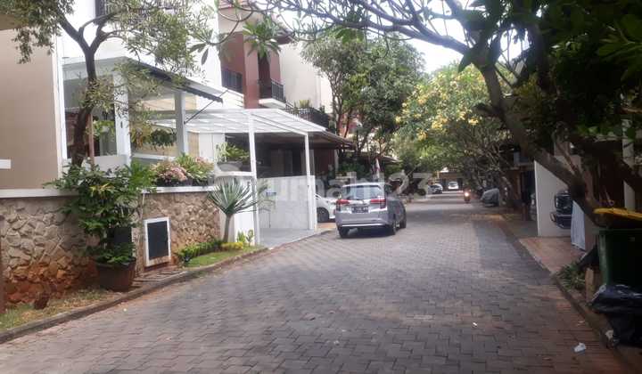 Rumah Siap Huni 2Lt, Luas 208M, Komplek Mutiara Pejaten,Cash Only, Dekat Rel KRL Pasar Minggu 2