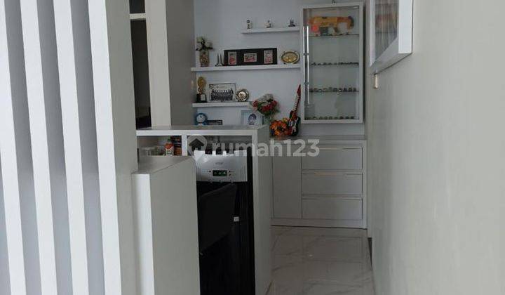 Di Jual Rumah Lux Singgasana Pradana 