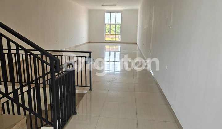 TWO-STORY SHOPHOUSE IN JAGAKARSA