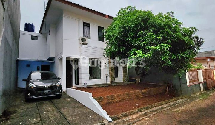 HUNIAN CANTIK 2 LANTAI , AMAN, NYAMAN, FULL FURNISHED, LOKASI SUPER STRATEGIS