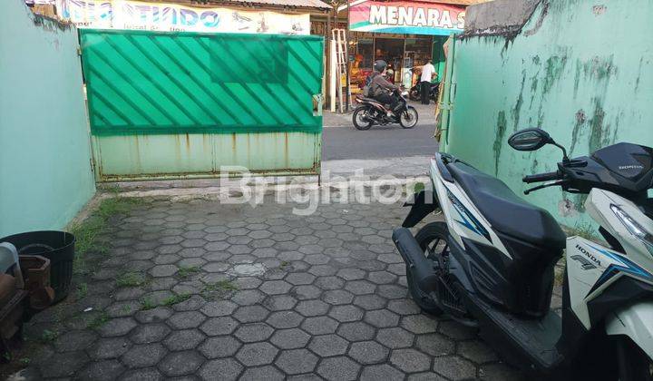 RUMAH DI JL.  TINOSIDIN, KADIPIRO SELANGKAH  KE WIROBRAJAN 2