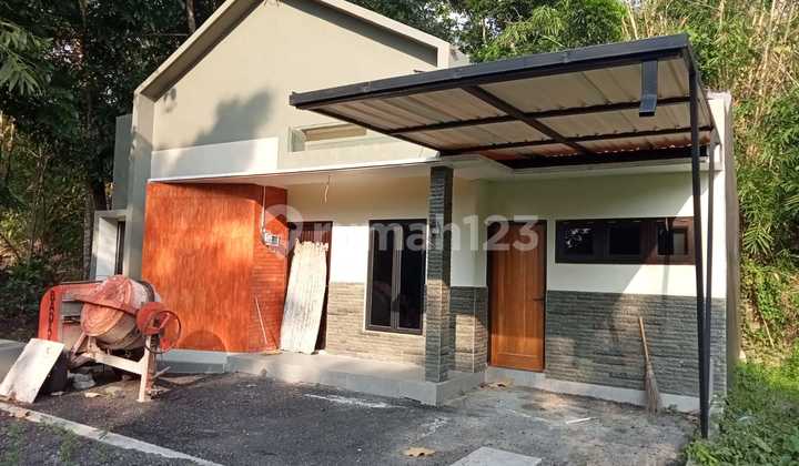 Rumah 3 Kamar Tidur Strategis Selatan Umy Rumah Bagus SHM