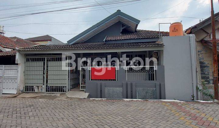 RUMAH SUDAH FULL RENOVASI. SIAP DIPAKAI. LOKASI STRATEGIS BANGET 1