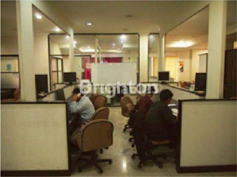 GEDUNG 2 LANTAI SIAP PAKAI DI PETERONGAN SEMARANG SELATAN. FULL FURNISHED BISA UNTUK KANTOR, CAFE, RESTORAN DLL 2