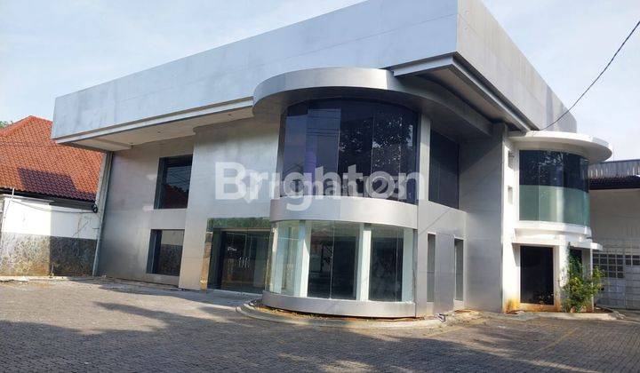 GEDUNG SIAP PAKAI BEKAS SHOWROOM. LOKASI STRATEGIS GEDUNG SIAP PAKAI BEKAS SHOWROOM. LOKASI STRATEGIS