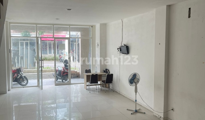 Ruko 2 Lantai Siap Pakai di Sambiroto 2