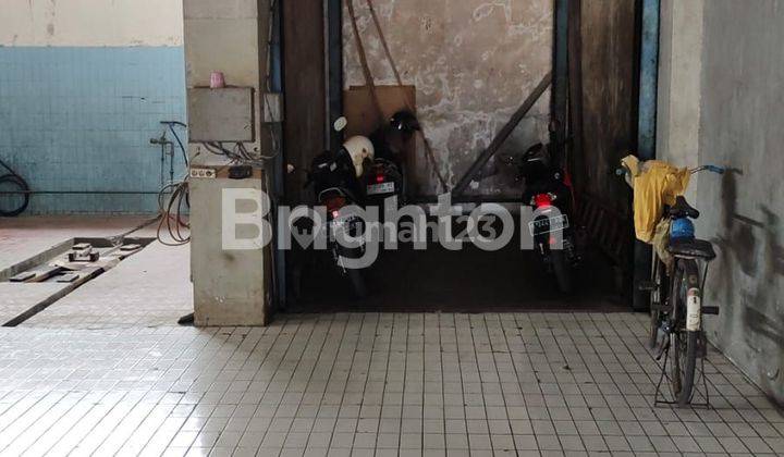 GEDUNG 2 LANTAI SIAP PAKAI DI SEMARANG TIMUR. BISA DIPAKAI UNTUK SHOWROOM, BANK, BENGKEL, TOKO, DLL 2
