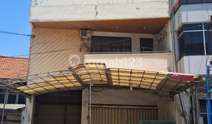 Ruko in the Center of Semarang City. Close to the Old Town, Strategic Location 1