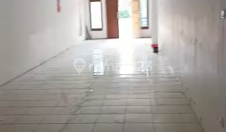 Ruko 2 Lantai Plus Basement. Siap Pakai Lokasi Strategis 2