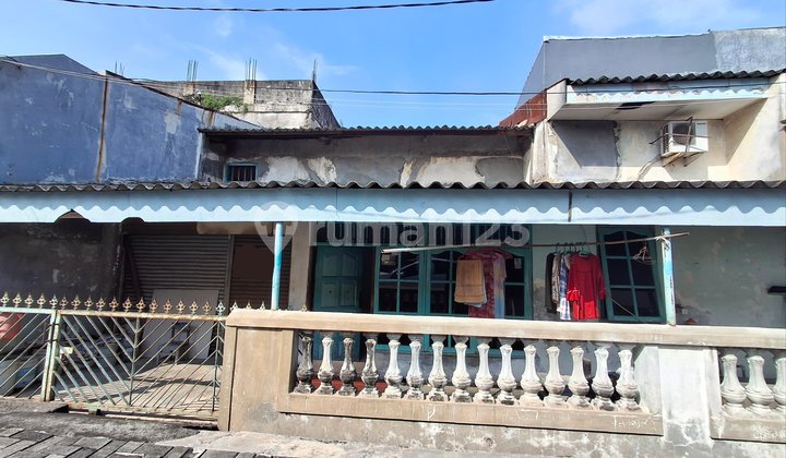 Rumah Perlu Renov Lokasi Strategis 1