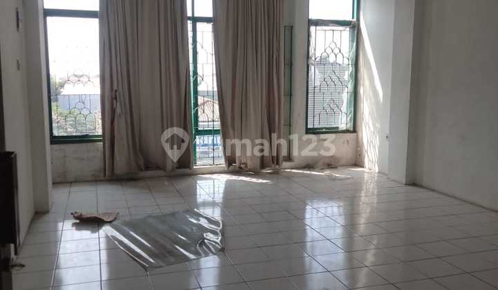 Ruko 3 Lantai Siap Pakai. Ada Rooftop 2