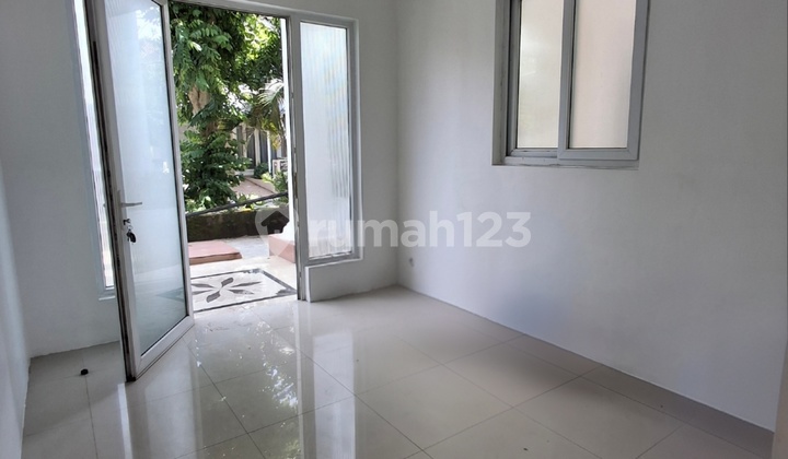 Rumah 2 Lantai Siap Pakai di Semarang Barat 1