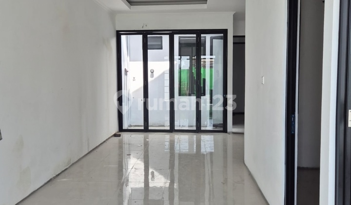 Ready-to-Use Modern Minimalist House in Tanah Mas 2