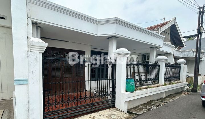 RUMAH SIAP PAKAI DI SEMARANG BARAT. SUDAH DI RENOVASI. LINGKUNGAN NYAMAN, BEBAS BANJIR 1