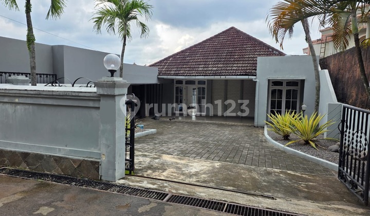 Spacious Ready-to-Use House. There Is a Swimming Pool 2