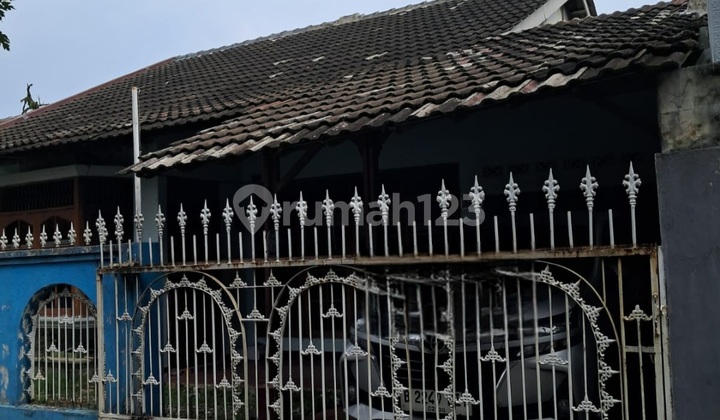 Strategic 6+1 BR House Near Yogya Mall, Bogor City Strategic 6+1 BR House Near Yogya Mall, Bogor City