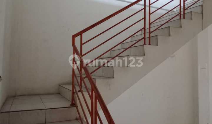 3-Story Shophouse in Tanah Sareal, Bogor Strategic Location 2