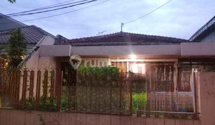 Strategic 3BR Freehold Residence in Batu Tulis, Bogor