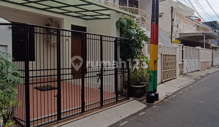 Rumah Tomang 2 Lantai Siap Huni - Strategis, Jakarta Barat 2