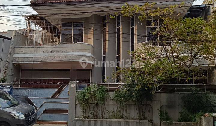 Turun Harga Rumah 2 Lantai Siap Pakai Tomang Jakarta Barat 1