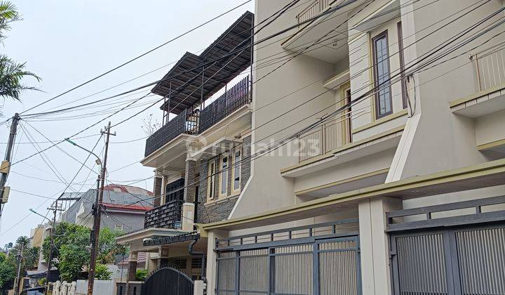 Rumah Cantik Siap Huni Tomang Jakarta Barat 2