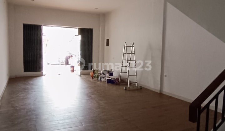 Shop House for Rent Ready for Business 3 Floors - Graha Boulevard Gading Serpong 2