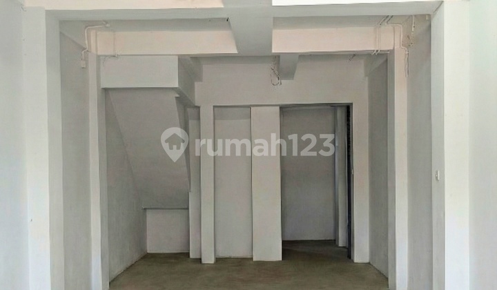 4-Story Shop House on Pasar Minggu Raya - Price Reduced by 700 Million, Ready to Use