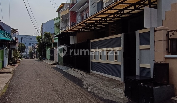 Modern Minimalist House Ready to Live & Flood-Free Mandala - Tomang