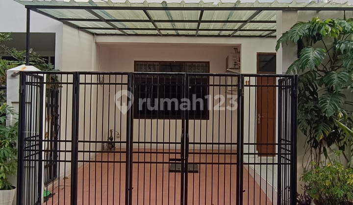 Tomang 2-Story House Ready to Occupy - Strategic, West Jakarta