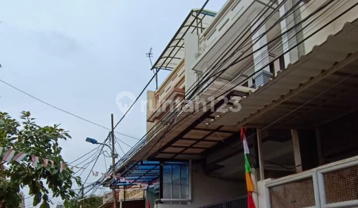 Rumah Dijual 3 Lantai Siap Huni Tomang, Bebas Banjir, Dekat Mall!